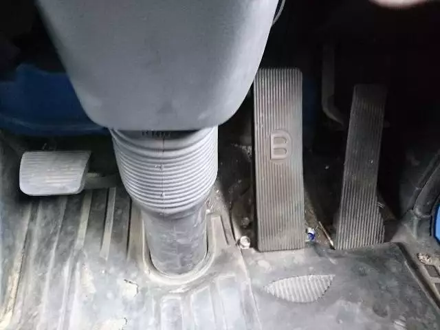 平成27年06月中古中型日産UDUDトラックスの画像31