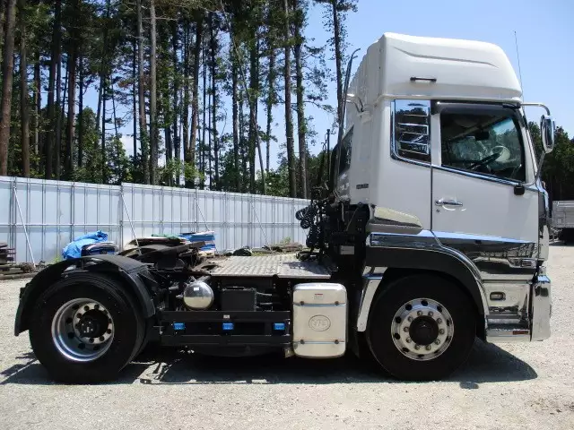 平成30年08月中古大型トラクタヘッド日産UDUDトラックスの画像4