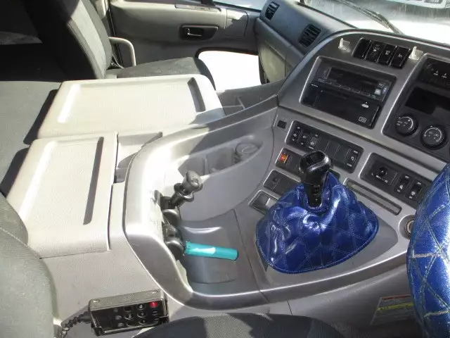 平成29年06月中古大型トラクタヘッド日産UDUDトラックスの画像37