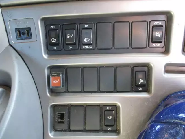 平成29年06月中古大型トラクタヘッド日産UDUDトラックスの画像43