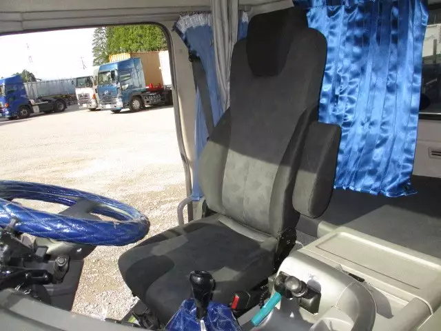 平成29年06月中古大型トラクタヘッド日産UDUDトラックスの画像53