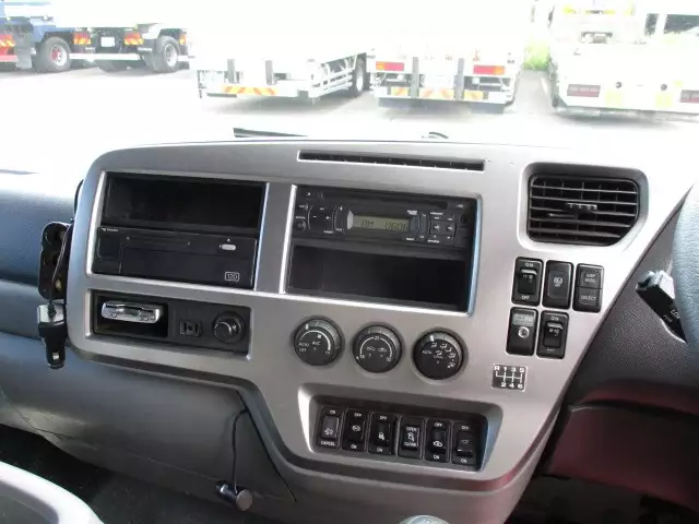 平成29年03月中古増トン日産UDUDトラックスの画像30