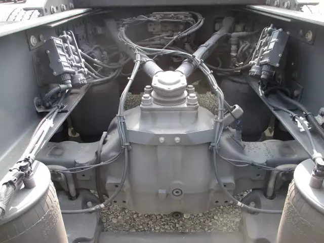 平成26年03月中古大型トラクタヘッドボルボボルボの画像14