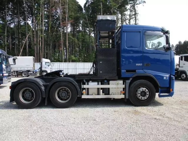 平成26年03月中古大型トラクタヘッドボルボボルボの画像4