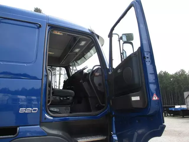 平成26年03月中古大型トラクタヘッドボルボボルボの画像31