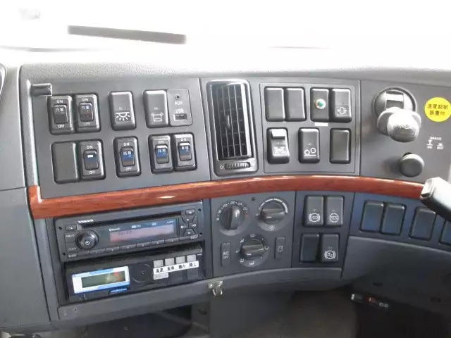 平成26年03月中古大型トラクタヘッドボルボボルボの画像33