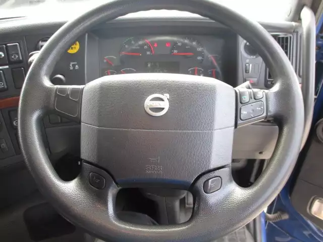 平成26年03月中古大型トラクタヘッドボルボボルボの画像47