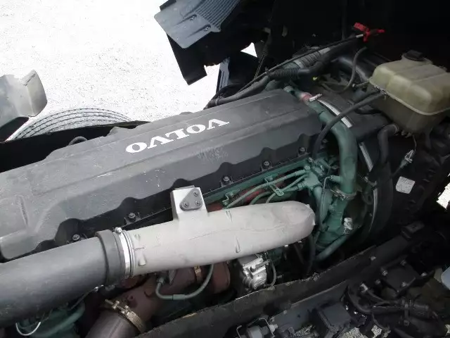 平成26年03月中古大型トラクタヘッドボルボボルボの画像50