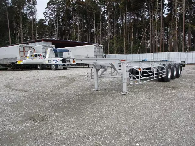 予備検査付(R3) 40FT3軸コンテナシャシ 3軸リーフサス 積載30,480㎏の画像1