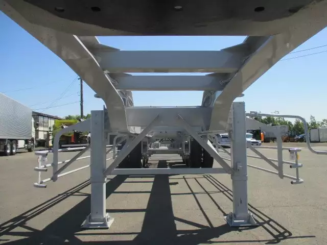 【予備権付:令和3年7月13日まで】未使用車 東邦 40FT3軸コンテナシャシ リーフサス 積載:30,480kg 第五輪:10,760kg以上の画像9