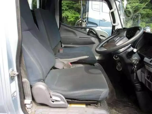 平成28年06月中古中型日産日産の画像31