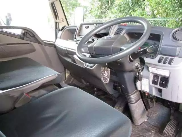 平成28年06月中古中型日産日産の画像5