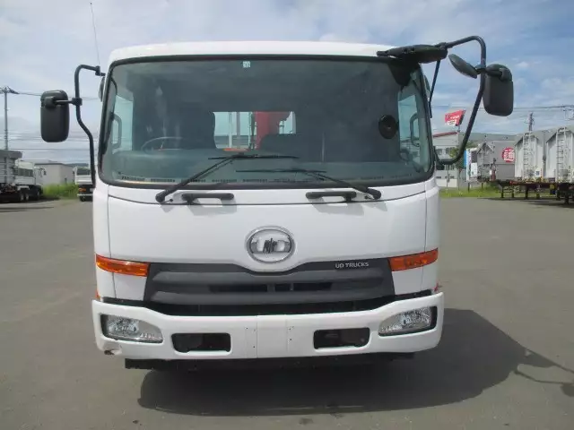 平成27年12月中古大型日産UDUDトラックスの画像2