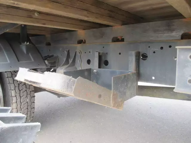 平成27年12月中古大型日産UDUDトラックスの画像11