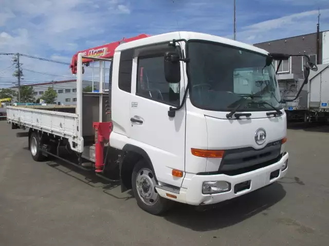 平成27年12月中古大型日産UDUDトラックスの画像3