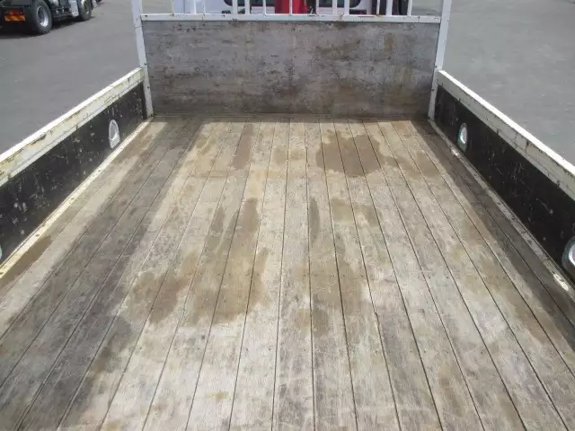 平成27年12月中古大型日産UDUDトラックスの画像26