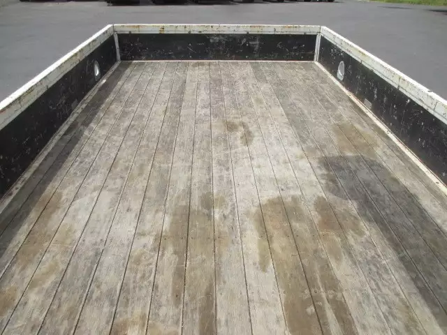 平成27年12月中古大型日産UDUDトラックスの画像27