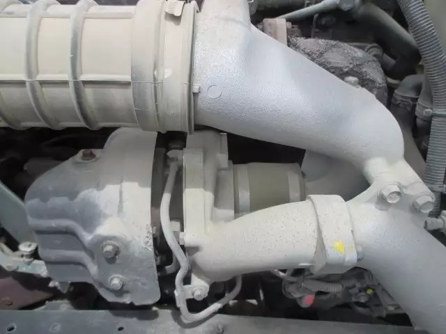 平成27年12月中古大型日産UDUDトラックスの画像30