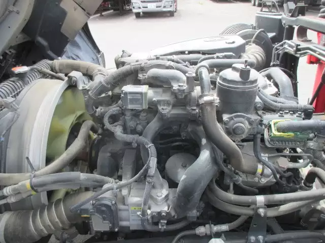 平成27年12月中古大型日産UDUDトラックスの画像31