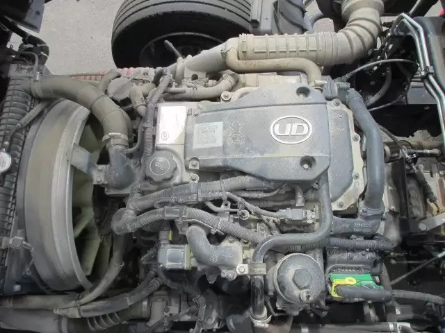 平成27年12月中古大型日産UDUDトラックスの画像32