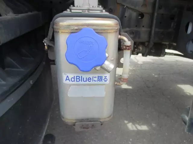 平成27年12月中古大型日産UDUDトラックスの画像36