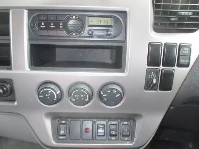 平成27年12月中古大型日産UDUDトラックスの画像40