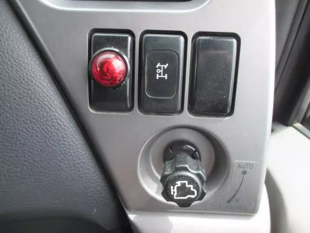 平成27年12月中古大型日産UDUDトラックスの画像41