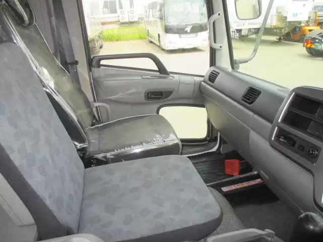 平成27年12月中古大型日産UDUDトラックスの画像44