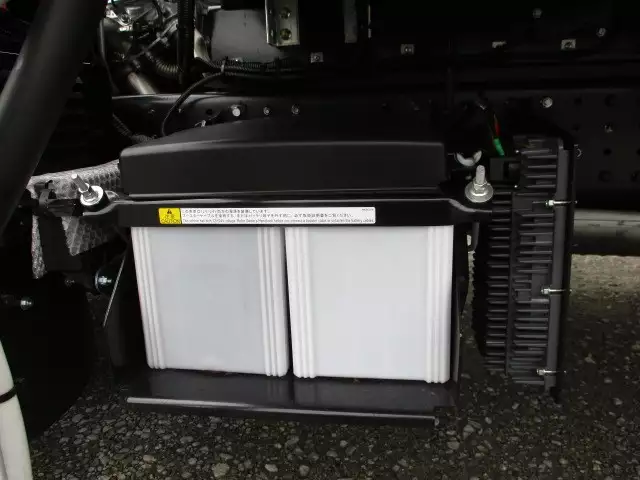 令和03年05月中古中型冷凍バン・ウィング三菱ふそう三菱の画像24