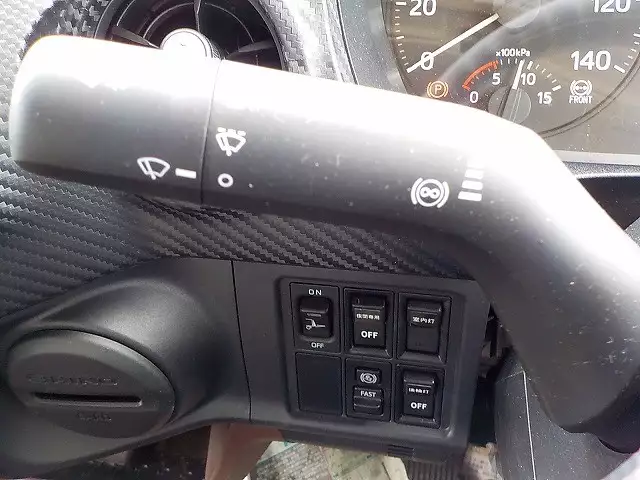 平成29年09月中古中型冷凍バン・ウィング日野レンジャーの画像17