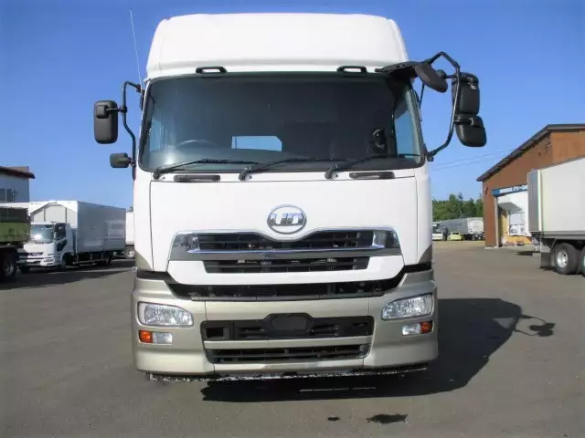平成28年05月中古大型トラクタヘッド日産UDクオンの画像2