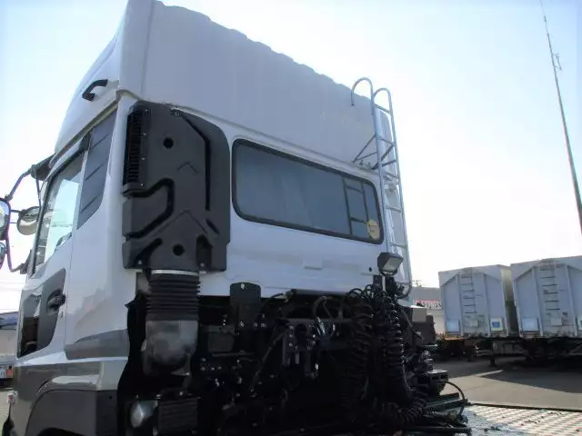 平成28年05月中古大型トラクタヘッド日産UDクオンの画像14