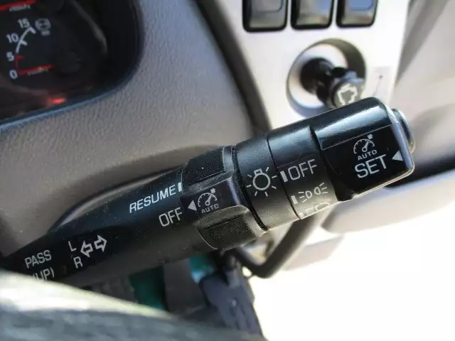 平成28年05月中古大型トラクタヘッド日産UDクオンの画像19