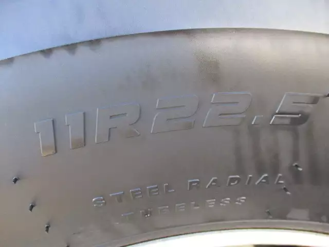 平成28年05月中古大型トラクタヘッド日産UDクオンの画像36