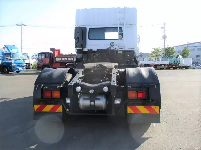 平成28年05月中古大型トラクタヘッド日産UDクオンの画像6