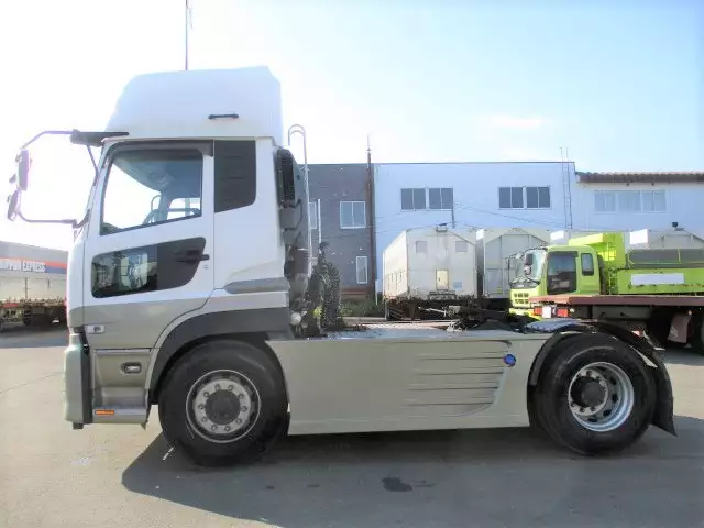 平成28年05月中古大型トラクタヘッド日産UDクオンの画像8