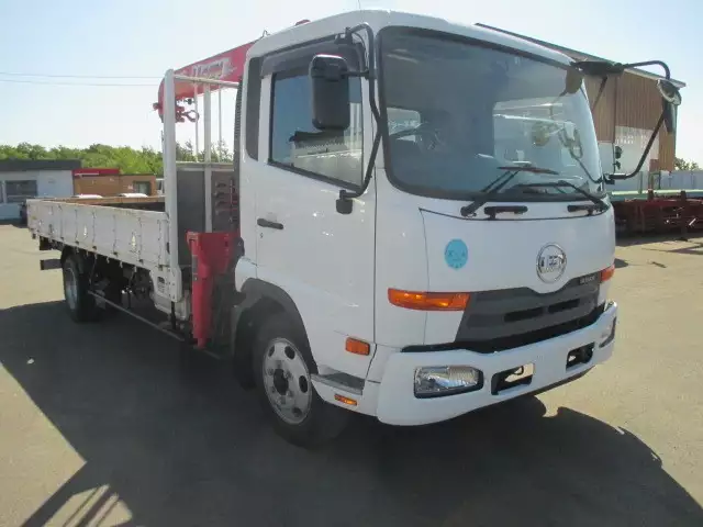 平成27年12月中古大型日産UDUDトラックスの画像3