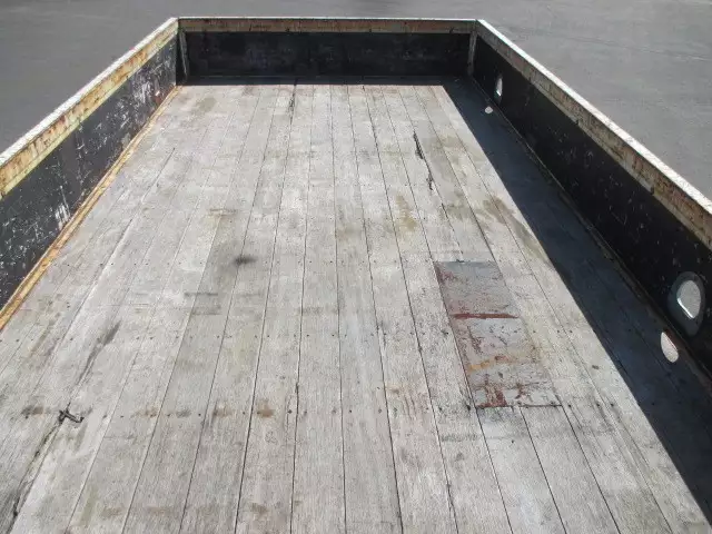 平成27年12月中古大型日産UDUDトラックスの画像21