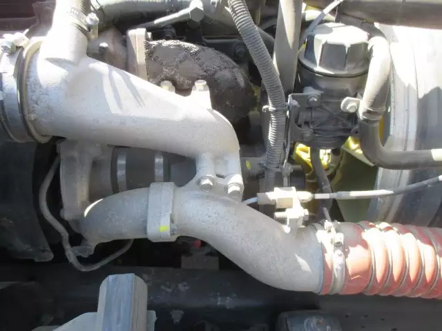 平成27年12月中古大型日産UDUDトラックスの画像25