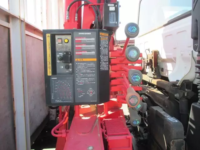 平成27年12月中古大型日産UDUDトラックスの画像29