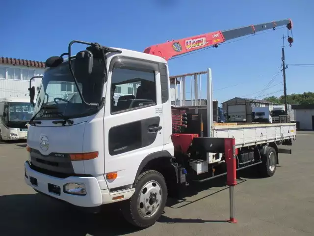 平成27年12月中古大型日産UDUDトラックスの画像30