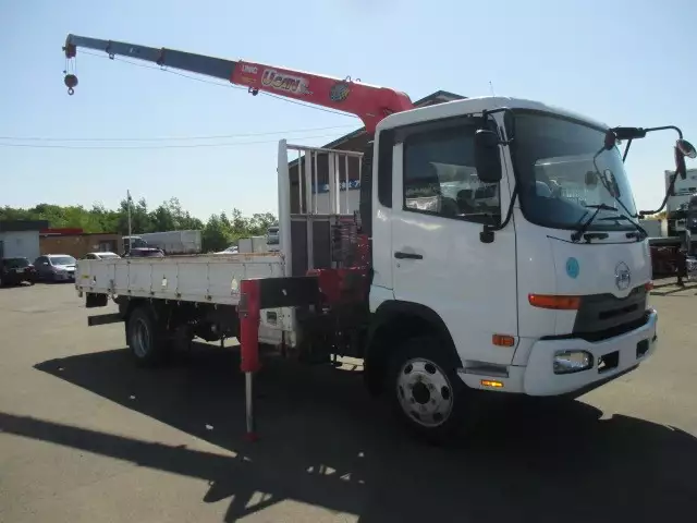 平成27年12月中古大型日産UDUDトラックスの画像31