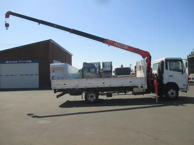 平成27年12月中古大型日産UDUDトラックスの画像32