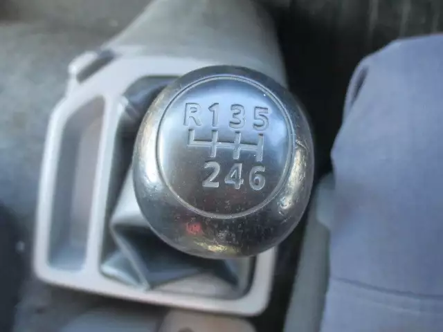 平成27年12月中古大型日産UDUDトラックスの画像34