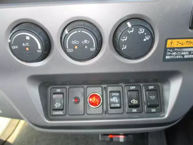 平成27年12月中古大型日産UDUDトラックスの画像36