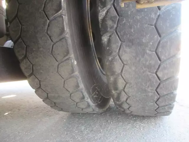 平成26年10月中古大型トラクタヘッド日産UDUDトラックスの画像11