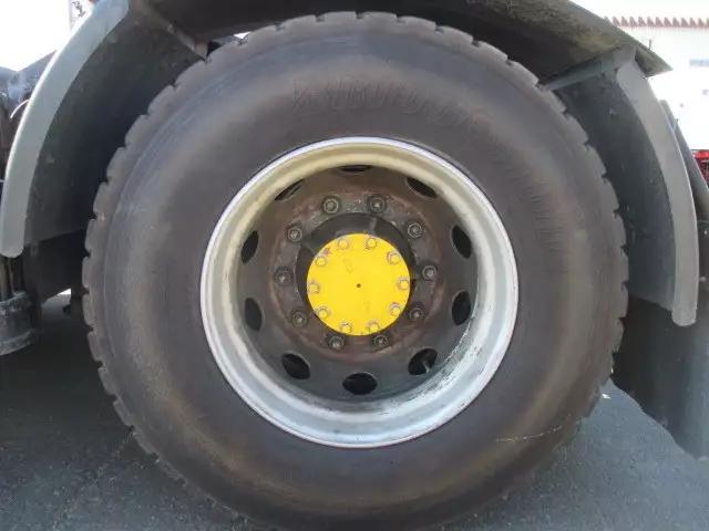 平成26年10月中古大型トラクタヘッド日産UDUDトラックスの画像13