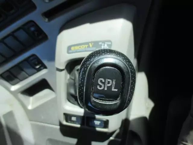 平成26年10月中古大型トラクタヘッド日産UDUDトラックスの画像32