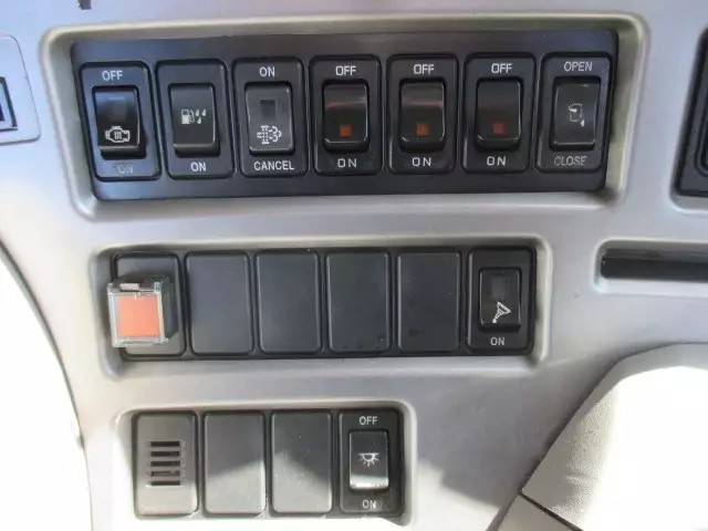 平成26年10月中古大型トラクタヘッド日産UDUDトラックスの画像36