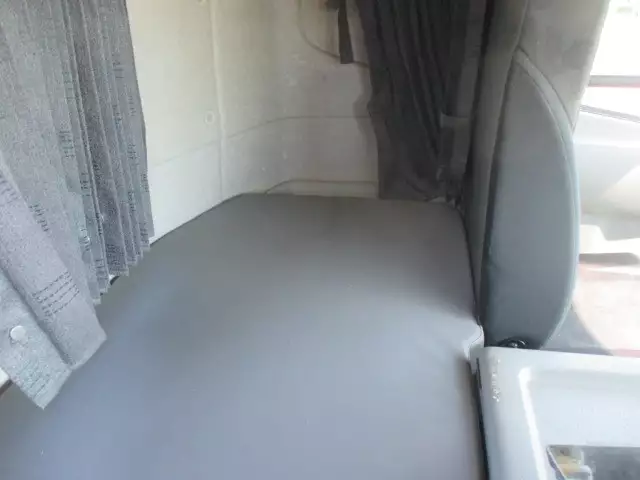 平成26年10月中古大型トラクタヘッド日産UDUDトラックスの画像44